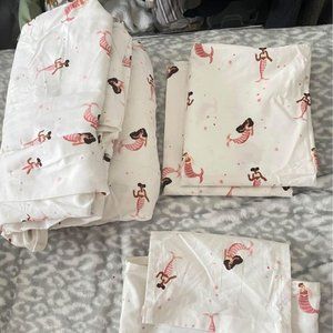 Brand New PILLOWFORT OFF-WHITE Full Sheet Set